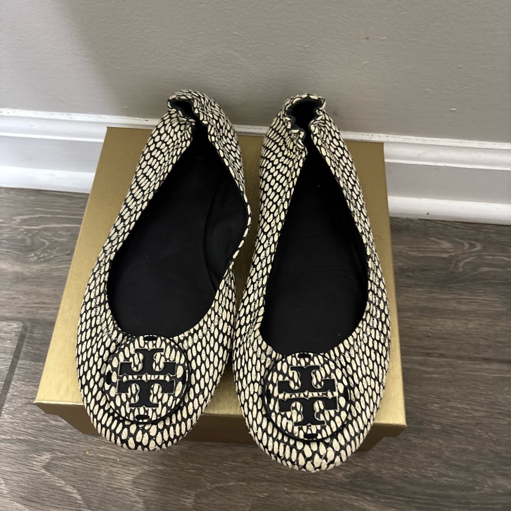 Tory Burch Black and Cream Patterned Flats